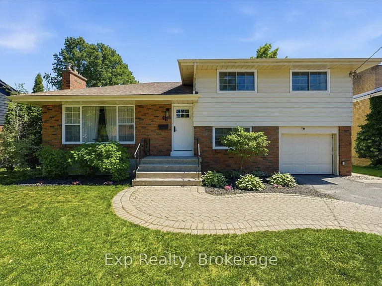 48 Melrose Cres — Photo 1