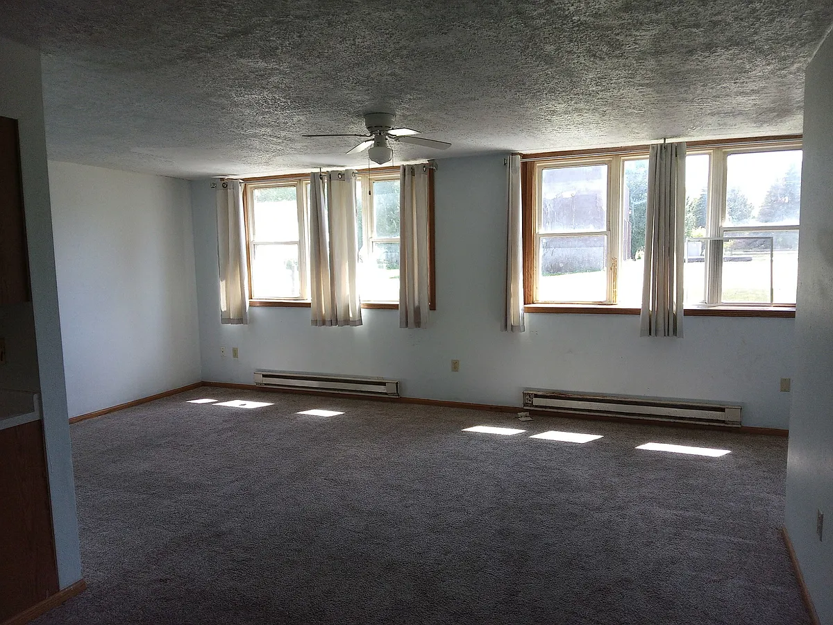 Building Photo - 403 Lafollette St