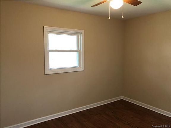 5th image of 208 Westview Dr #A