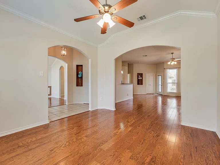 401 Idaho Ct — Photo 6