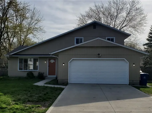 441 Buckeye Dr, Sheffield Lake, OH 44054