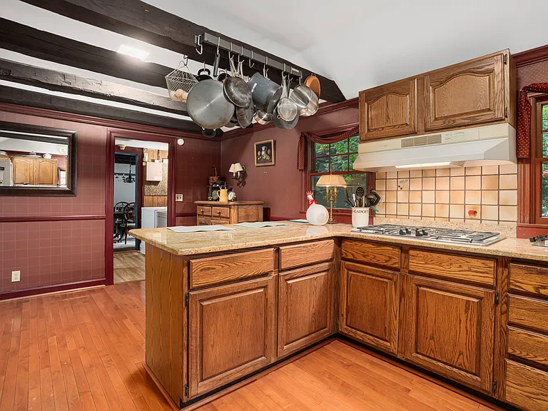 1515 South Rd — Photo 46
