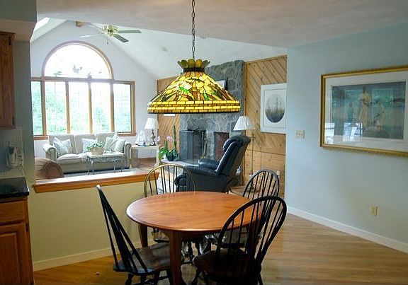 Eat-in Kitchen
