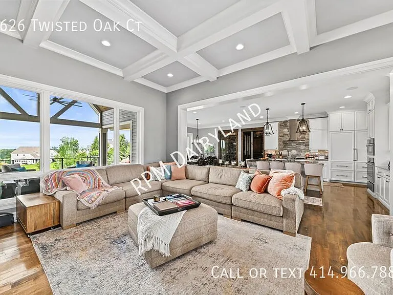 1626 Twisted Oak Ct — Photo 10