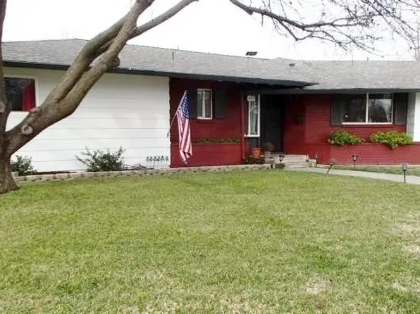 800 W A St, Dixon, CA 95620