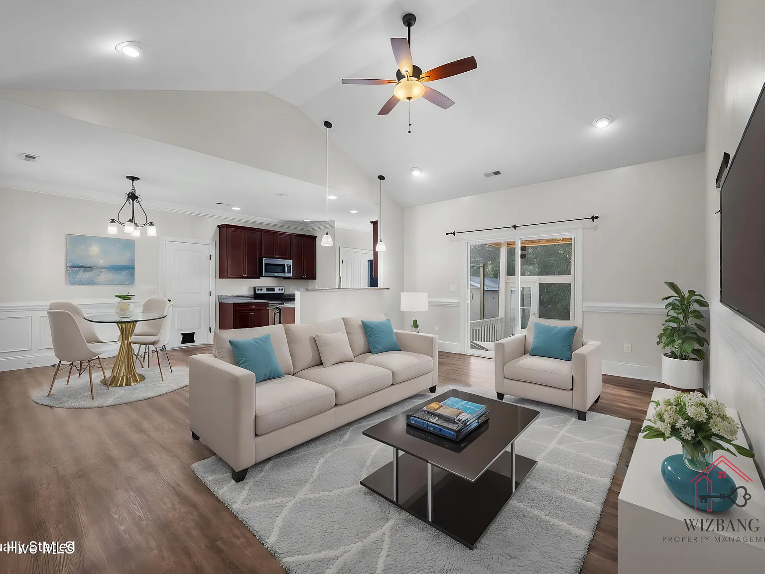 3 bed, 2.0 bath, 1248 sqft, $2,000 — Photo 2