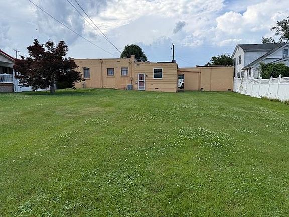 3rd image of 4027 Auburn Rd