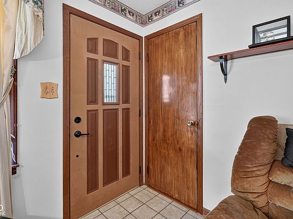 4th image of 5192 Mount Pleasant North St