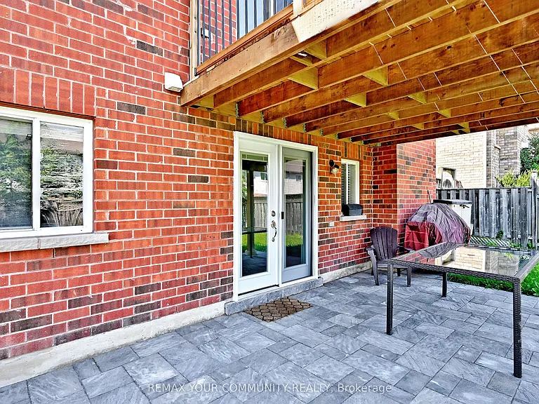 73 Laurendale Ave — Photo 39