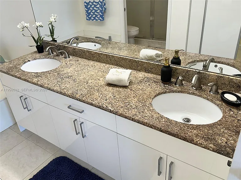 3530 Mystic Pointe Dr #2607 — Photo 24