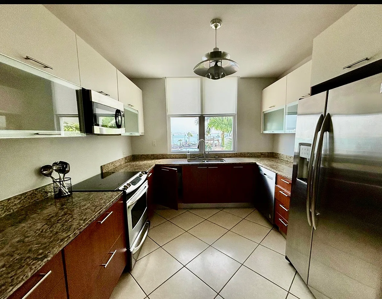 3 bed, 2.5 bath, 2000 sqft, $4,500 — Photo 4