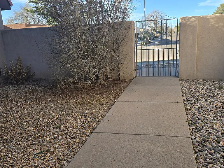 10120 Admiral Halsey Dr NE — Photo 2