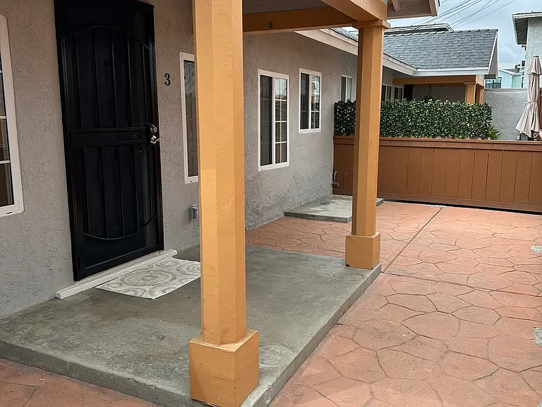 5066 Voltaire St #3 — Photo 31