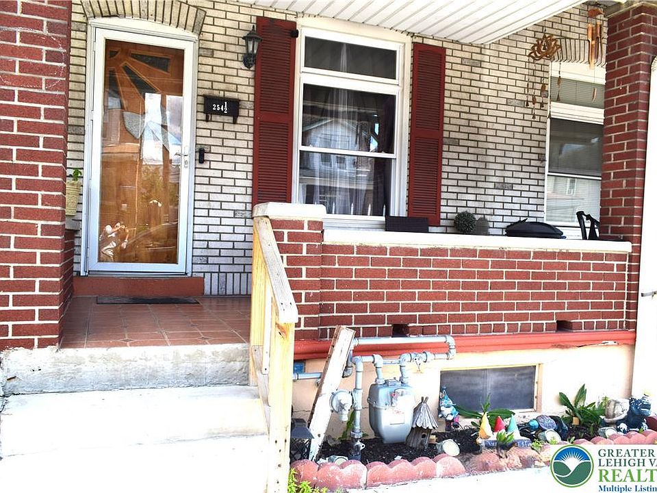 1st image of 254 1/2 E South St