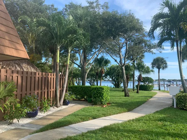 825 Center St APT 21B, Jupiter, FL 33458