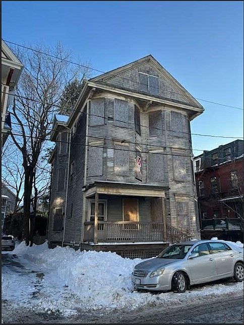 1st image of 9 E Milton Rd