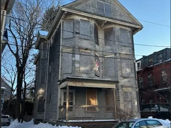 9 E Milton Rd, Brookline, MA 02445