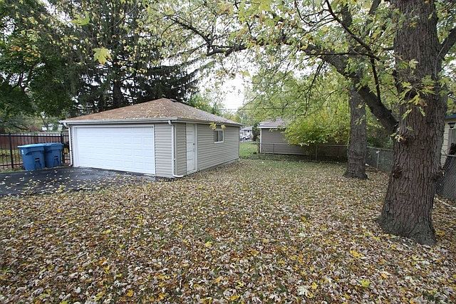 2nd image of 15959 Marian Dr