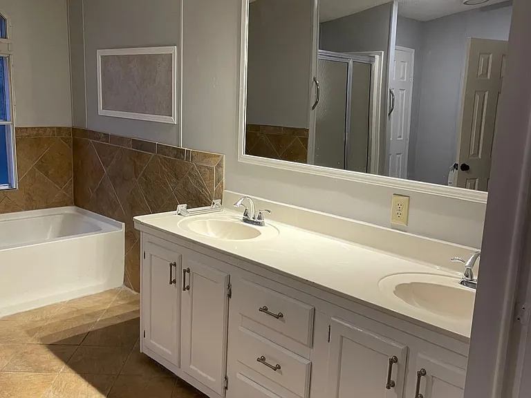 3075 Glen Wallace Dr — Photo 13