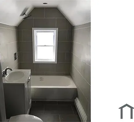 900A E 213th St #3R — Photo 2