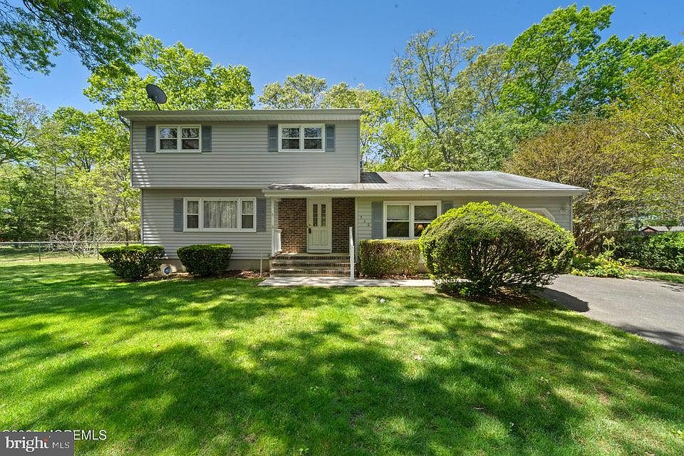 1st image of 510 Oak Hill Ct