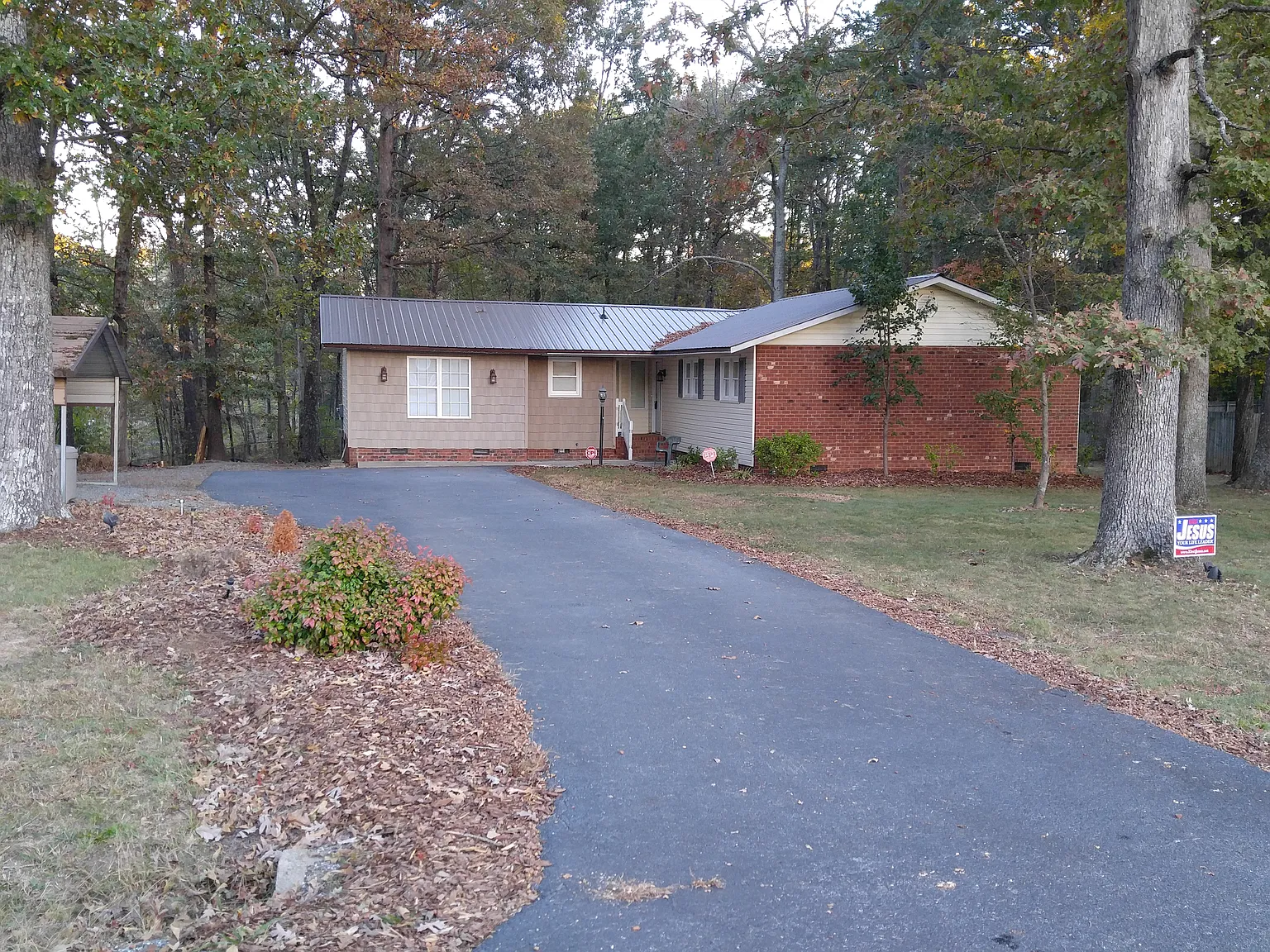 4 bed, 1608 sqft, $1,995 — Photo 2