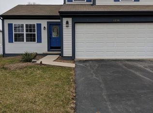 1216 Pebble Brook Dr, Columbus, OH 43240