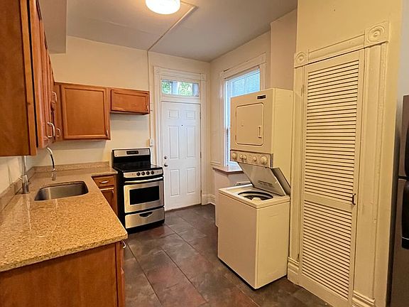 4th image of 2225 Parkwood Ave #B