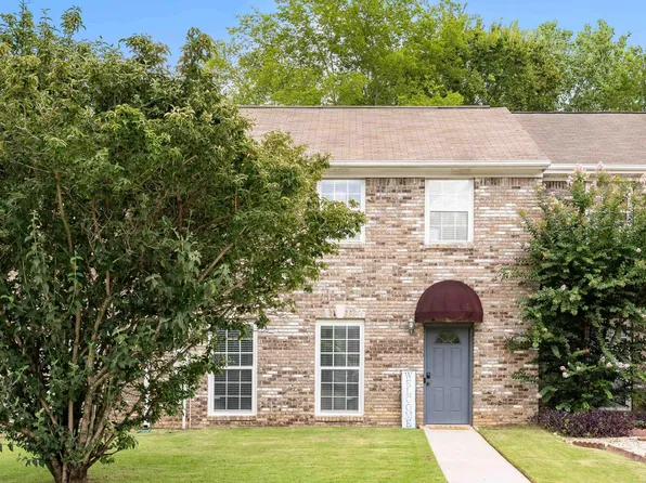 131 Chase Creek Cir, Pelham, AL 35124
