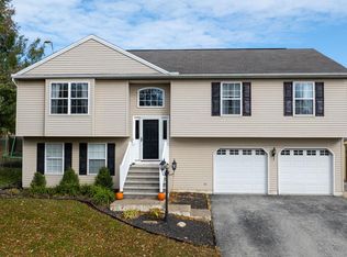 360 Pine Valley Dr, Felton, PA 17322