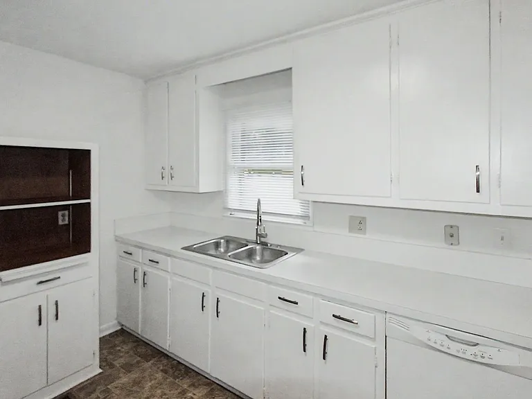 1920 John Moore Rd — Photo 7
