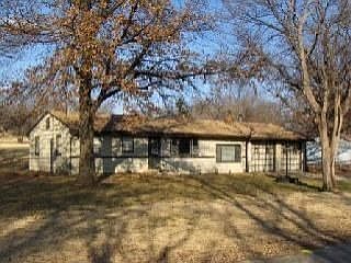 1st image of 8208 E 117th St