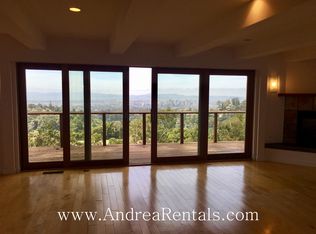 5721 Scarborough Dr, Oakland, CA 94611