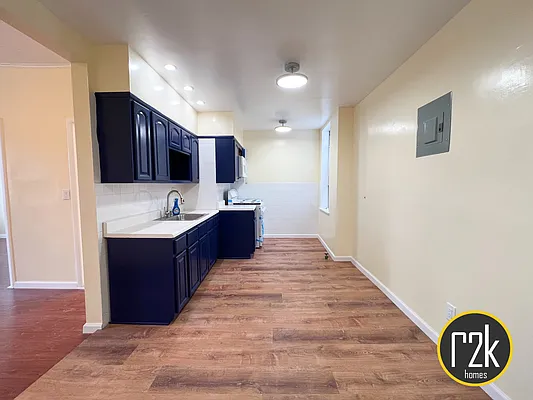 Rented by Realty 2000 Corp | media 31