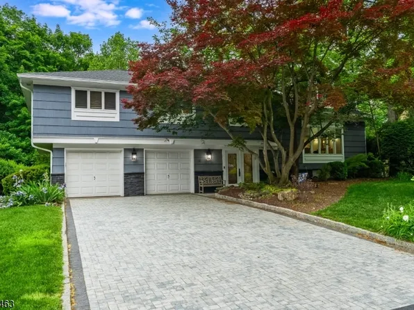 6 Walden Pl, West Caldwell Twp., NJ 07006