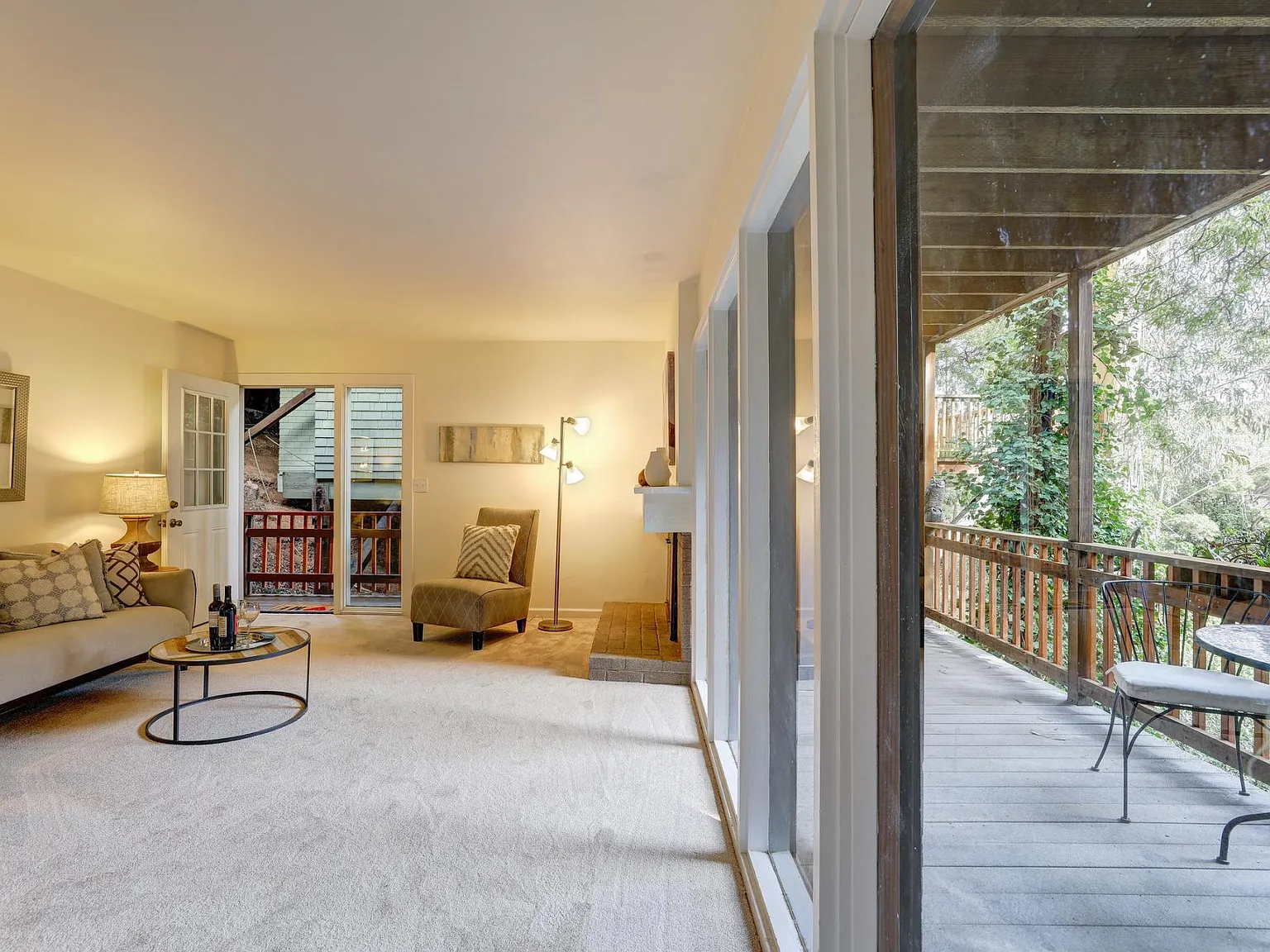 222 Glen Dr — Photo 3