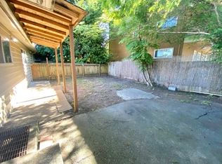 15405 10th Ave SW, Seattle, WA 98166