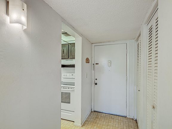 4th image of 702 Lori Drive #187