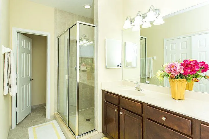 10426 Wellington Parc Dr — Photo 11