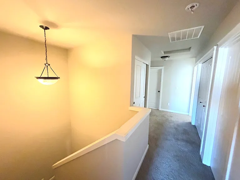 2537 Juniper St — Photo 3