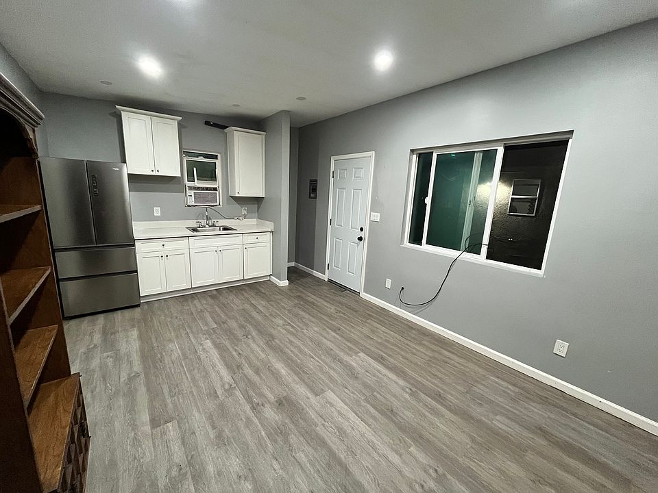 1st image of 133 Kerwin Ave