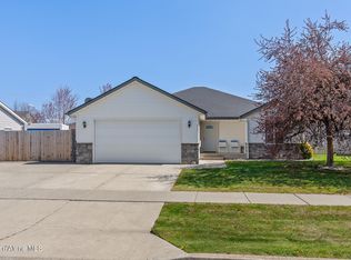 8940 N Torrey Ln, Hayden Lake, ID 83835