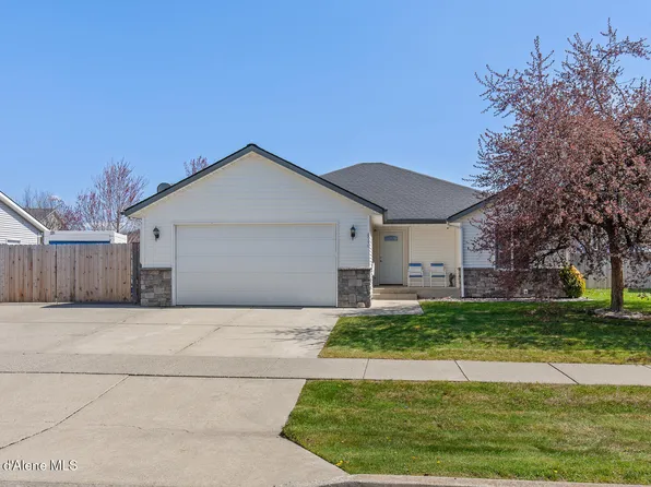 8940 N Torrey Ln, Hayden Lake, ID 83835