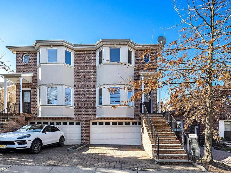 376 Aurora Ave #B