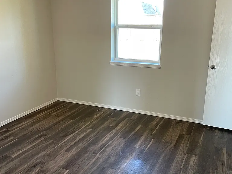 909 Tyler Ave NW — Photo 16
