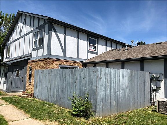 2nd image of 9885 Royce Dr