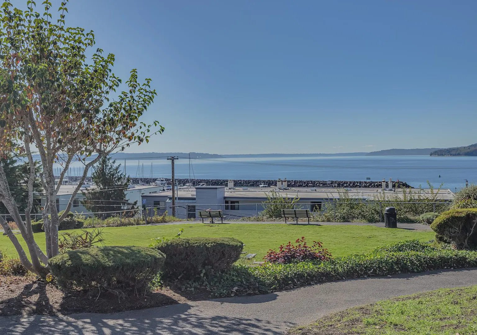 Cozy 1 Bed Condo Near Des Moines Marina, In-Unit Laundry — Photo 4
