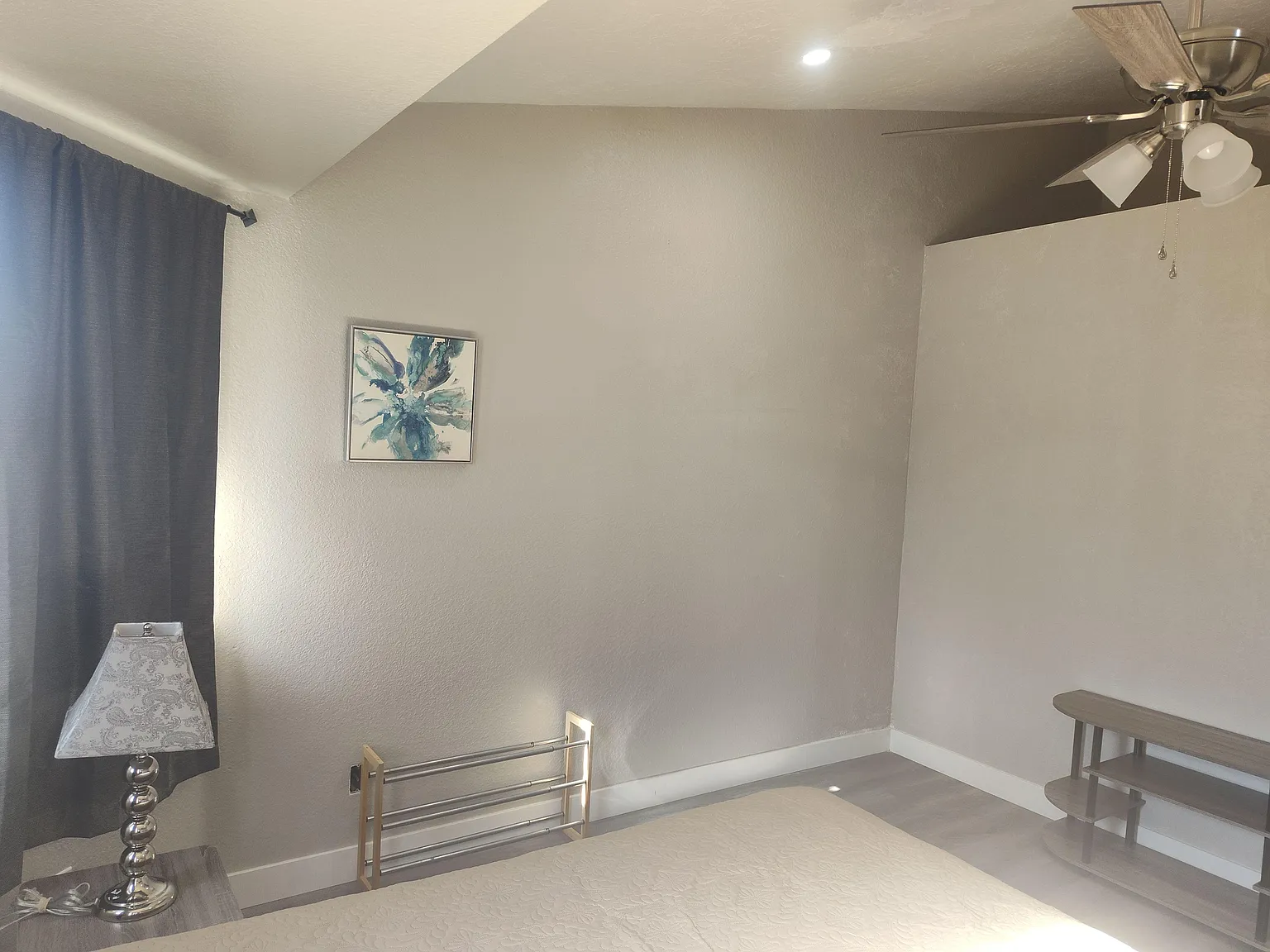 4 bed, 4.0 bath, 2200 sqft, $901 — Photo 3