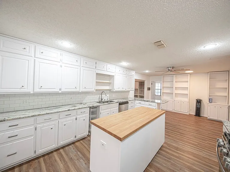4007 Crestridge Dr — Photo 16