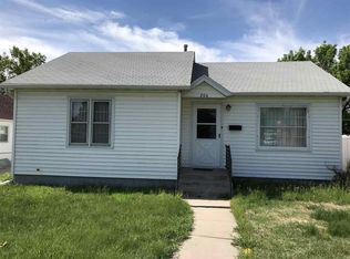 206 W 33rd St, Kearney, NE 68845